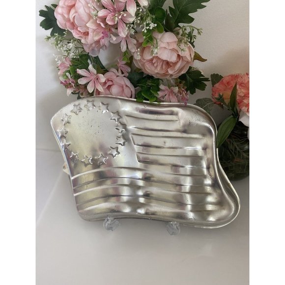 Wilton Cake Pan Mold 1974 American Flag Stars & Stripes 2105-183 11.5"X9"X2" Vtg - Picture 16 of 16